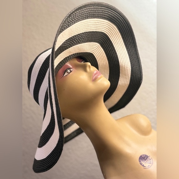 Shade Shore Accessories - Shade shore Women's Floppy Hat  Shade & Shore Brand Black & White new no tags